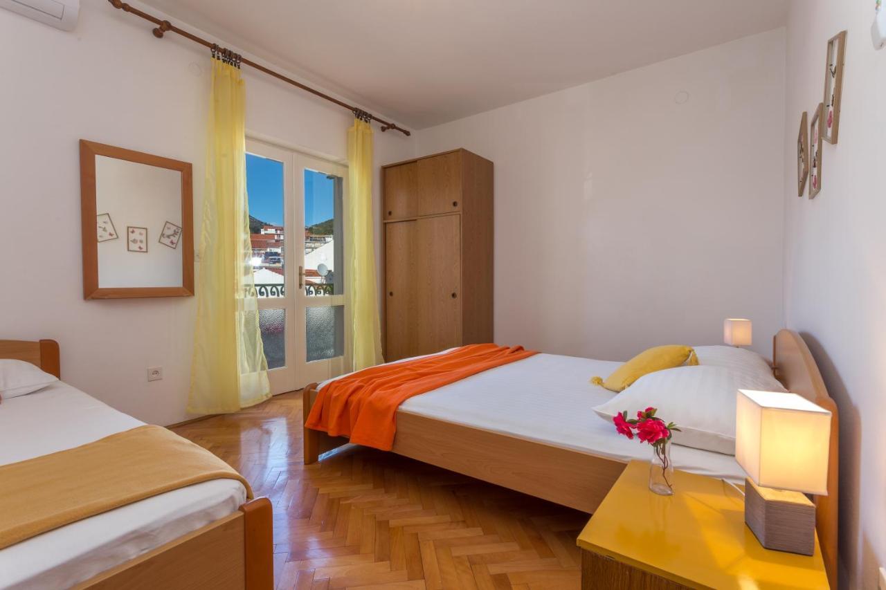 Apartments Marija Bibic Хвар Экстерьер фото