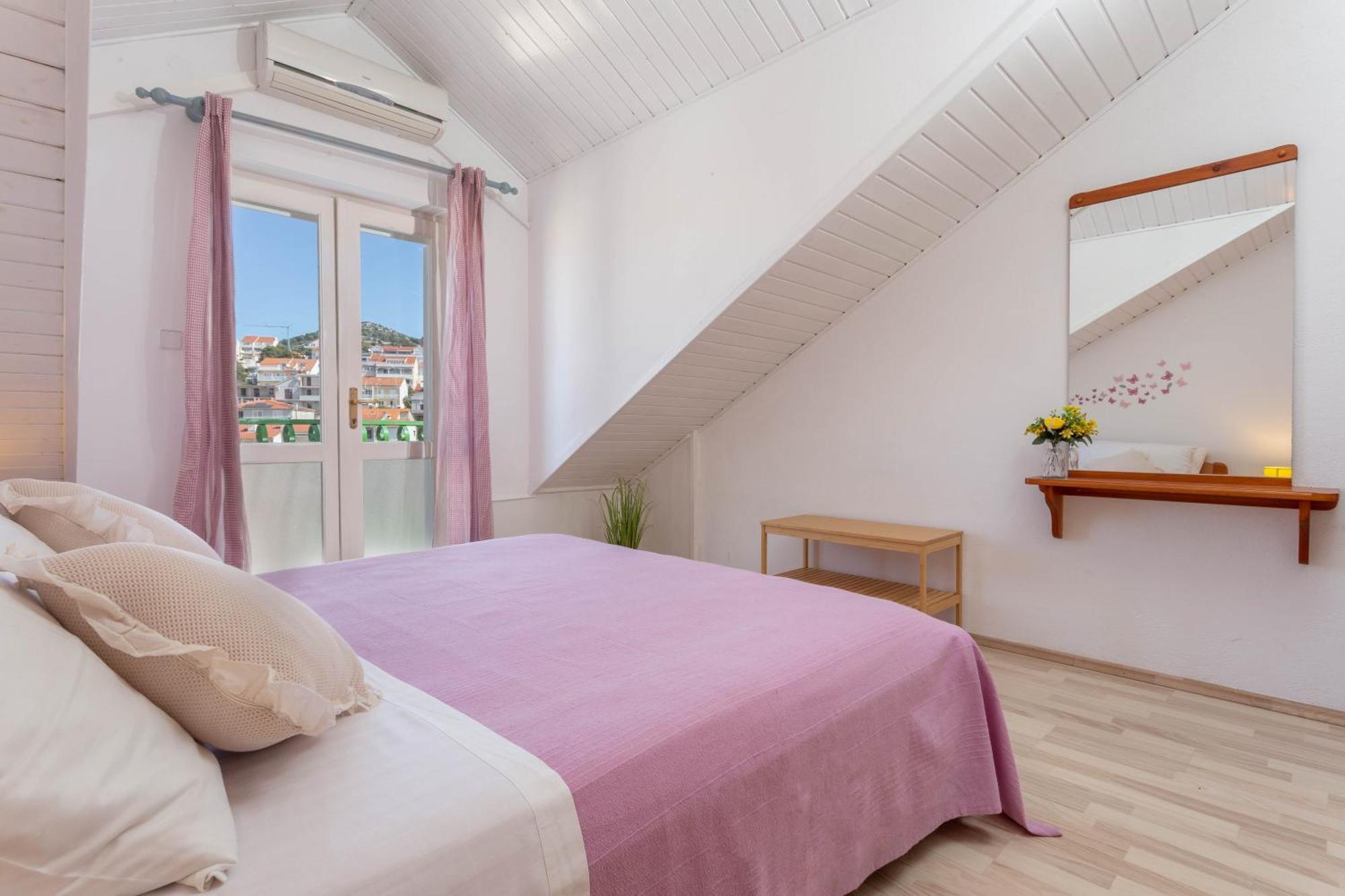 Apartments Marija Bibic Хвар Экстерьер фото
