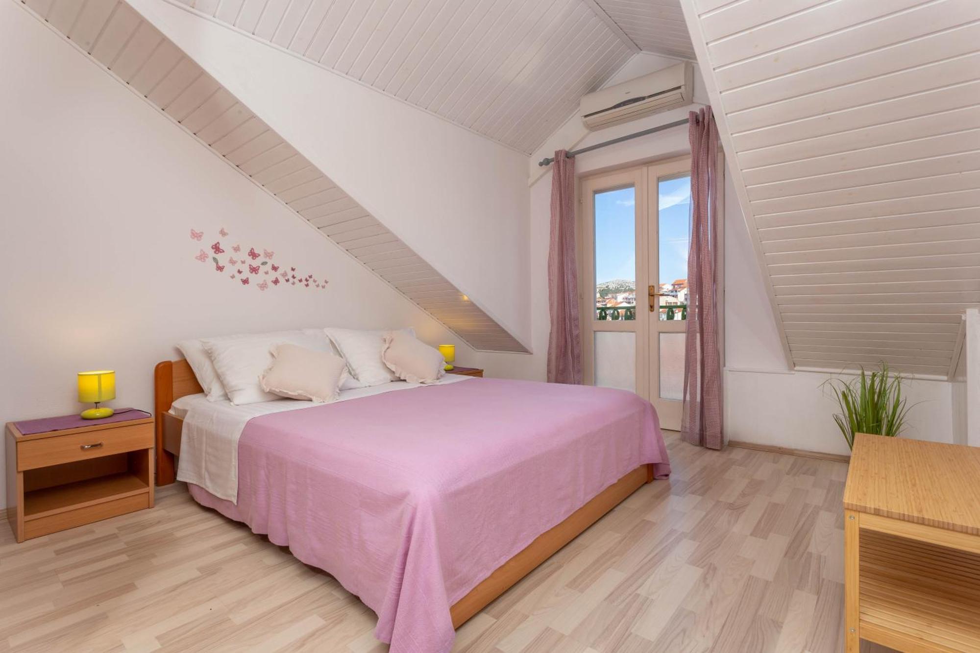 Apartments Marija Bibic Хвар Экстерьер фото